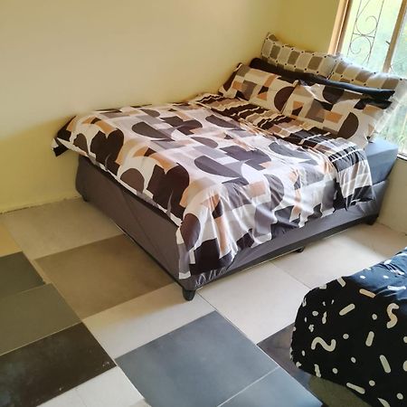 Kempton Park Lodge Esther Park מראה חיצוני תמונה
